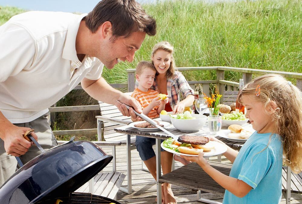 GMF_Henkeleimer_Familie_Grillen